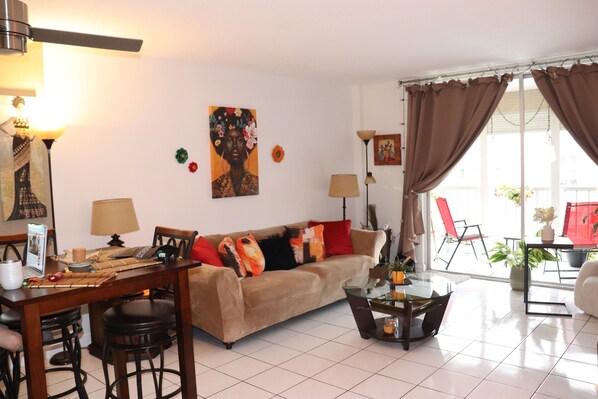 Smart TV, DVD player, stereo