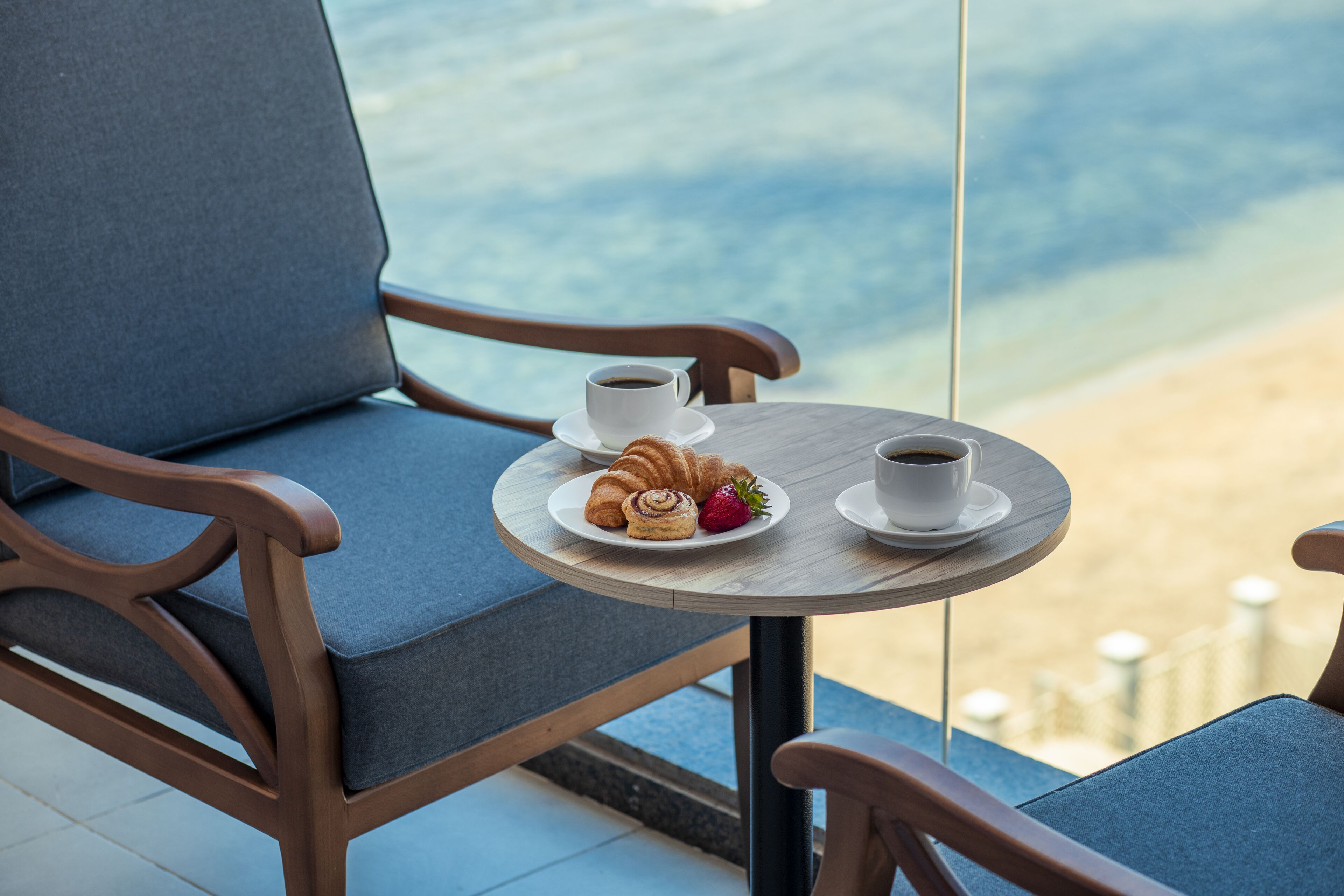 Minibar, desk, soundproofing, iron/ironing board