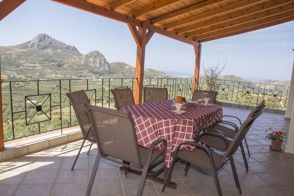 Villa, Multiple Beds | Balcony - Spacious, Modern Villa in Asomatos, Crete, Greece (Agios Vasileios)