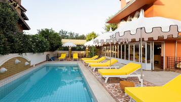 Seasonal outdoor pool