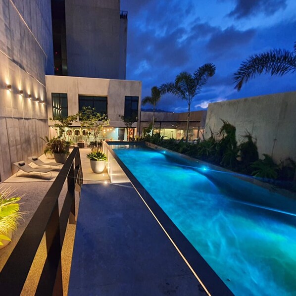 Outdoor pool, a heated pool