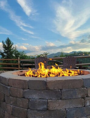 Property grounds - Beautiful resort in the smoky mountains right above Gatlinburg (Gatlinburg)