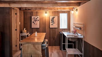 舒適小屋, 1 間臥室, 可使用泳池, 山旁 | 私人廚房 | 爐具、特濃咖啡機、咖啡機/沖茶器、電熱水壺
