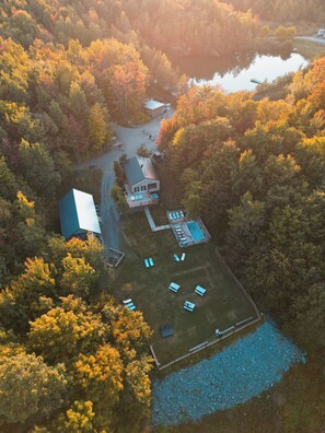 Aerial view - Station Chêne Rouge (Hatley)