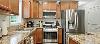 Pet Friendly: 3/2 in Sugar Hill on 1 Acre