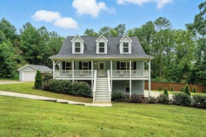 Exterior - Pet Friendly: 3/2 in Sugar Hill on 1 Acre (Sugar Hill)