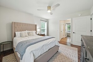 4 bedrooms, iron/ironing board, free WiFi, bed sheets