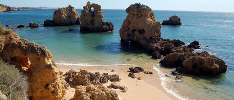 Beach nearby, sun-loungers, beach towels