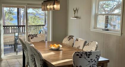 Forest Waters Lake House w hot tub and fire places