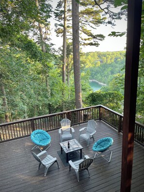 Terrace/patio - Forest Waters Lake House w hot tub and fire places  (Rogers)