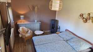 1 bedroom, free WiFi - Idyllic vacation home on Gorinsee / Wandlitz, 45 min. from the center of Berlin (Wandlitz)