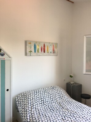 4 Schlafzimmer, Schreibtisch, Bügeleisen/Bügelbrett, WLAN