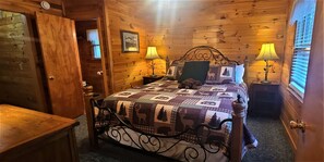 3 chambres, bureau, fer et planche à repasser, accès au Wi-Fi (inclus)