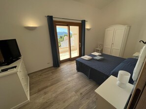 3 bedrooms, travel cot, free WiFi - Brand new apartment La Funtanedda Canniggione  (Cannigione)