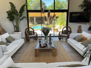 Smart TV, video games, DVD player, table football - Villa D'architecte Avec Piscine Dans Ancien Domaine Viticole à 10min de la Plage (Villeneuve-lès-Béziers)