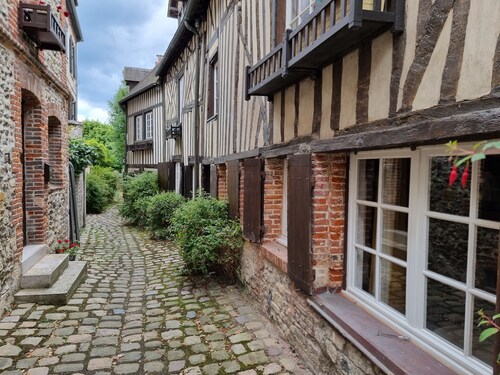 Le Temps d’une Pause | Charme et cosy avec cheminée | Centre Honfleur