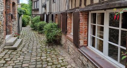 Le Temps d’une Pause | Charme et cosy avec cheminée | Centre Honfleur