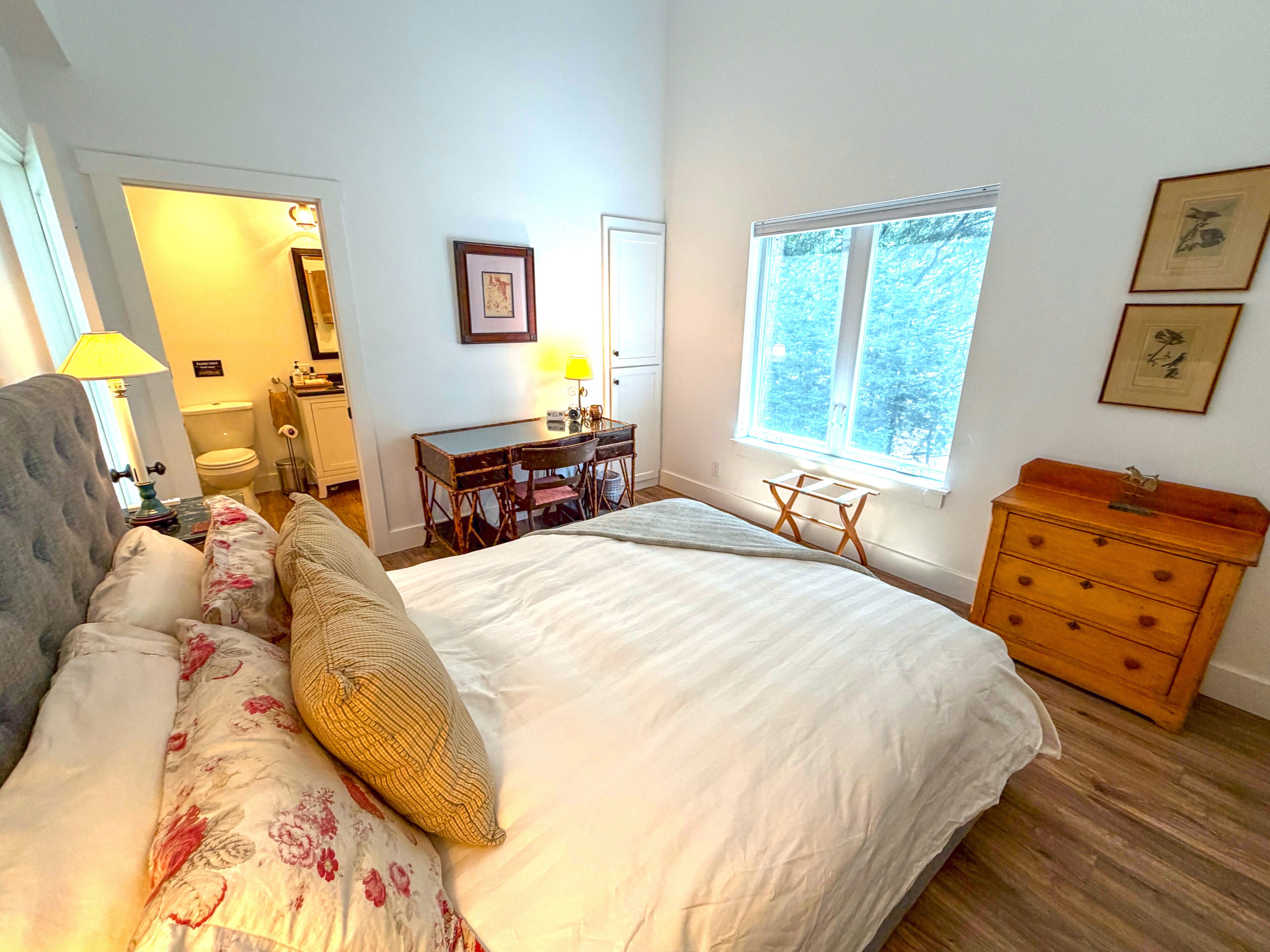 2 bedrooms, pillowtop beds, travel crib, free WiFi