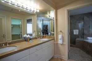 Separate bathtub and shower, hair dryer, towels - Royal Plaza at Deer Valley Resort - One Bedroom Condo with Hot Tub #301 (Park City)