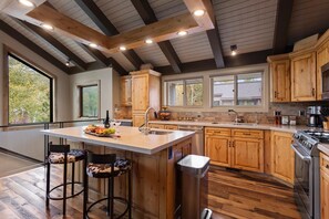 冷蔵庫、電子レンジ、オーブン、食器洗い機