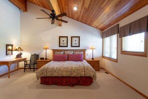 3 chambres, fer et planche à repasser, Wi-Fi, draps fournis