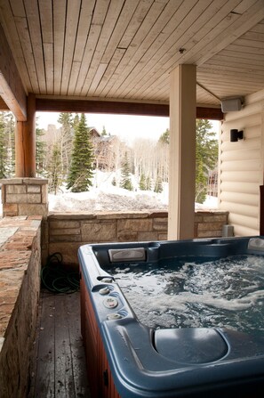 Bain à remous extérieur