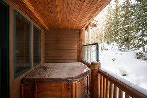 Property grounds - Sterling Lodge at Deer Valley Resort - Three Bedroom Condo with Hot Tub #108 (Park City)