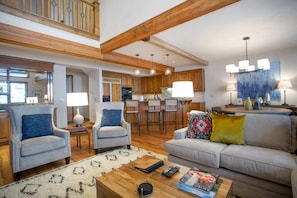 Televisión y chimenea 