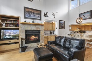 TV, fireplace - Aspenwood at Deer Valley Resort - Three Bedroom Condo with Hot Tub #1305 (Park City)