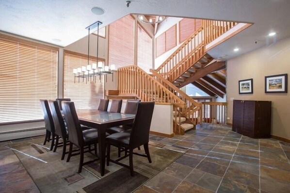 Dining - Pinnacle at Deer Valley Resort - Four Bedroom Condo with Hot Tub #1065 by RedAwning (Park City)