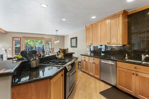Fridge, microwave, oven, dishwasher - Deer Lake Village at Deer Valley Resort - Three Bedroom Condo with Loft and Hot Tub #2473 (Park City)