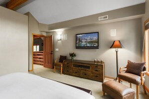 3 bedrooms, iron/ironing board, WiFi, bed sheets - Deer Lake Village at Deer Valley Resort - Three Bedroom Condo with Loft and Hot Tub #2473 (Park City)
