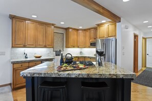 Frigorifero, microonde, forno, lavastoviglie