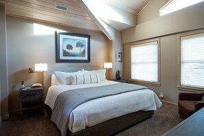 Silitysrauta/-lauta, Wi-Fi, vuodevaatteet