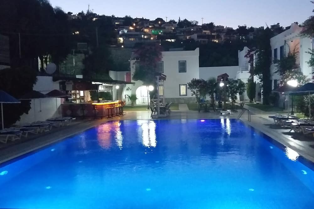 PARADISE APART HOTEL