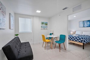 55-inch Smart TV with digital channels, TV - Miami Suite 101 (Miami)