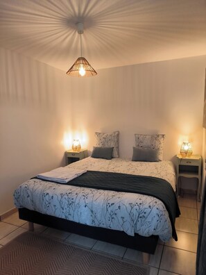 6 chambres, fer et planche à repasser, Wi-Fi gratuit, draps fournis