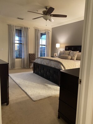 3 habitaciones, tabla de planchar con plancha y wifi gratis