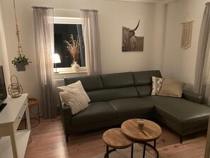 Smart-tv, pejs, bordfodbold, bordtennisbord