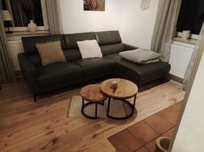 Smart-tv, pejs, bordfodbold, bordtennisbord