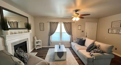 Clean, Quiet, & Cozy Ashland Home