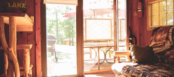 The Sunfish - Historic Early 1900s 1-Bedroom  Log Cabin