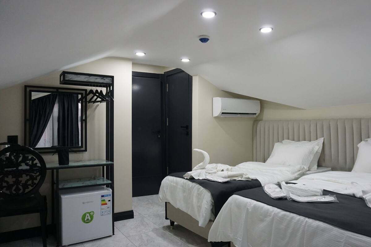 In-room safe, desk, iron/ironing board, free WiFi