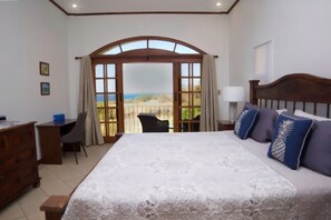 3 soverom, safe på rommet, skrivebord og wi-fi (inkludert)