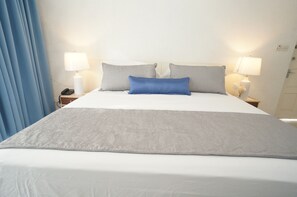 1 chambre, fer et planche à repasser, Wi-Fi gratuit, draps fournis