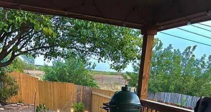 🌵 Stylish Hot Tub Oasis 🌵