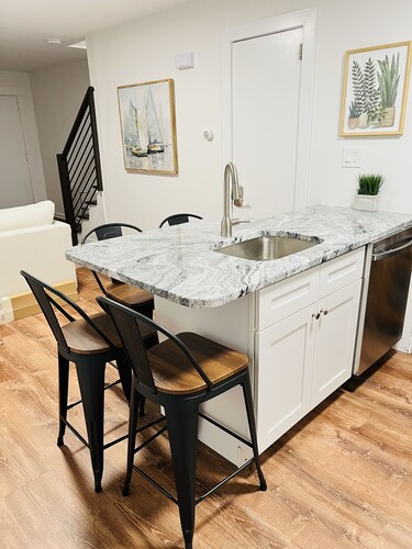 Downtown Princeton- Quaint 2-bedroom