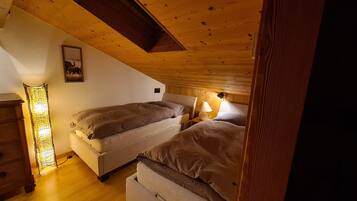 2 Schlafzimmer, Schreibtisch, kostenloses WLAN, BettwÀsche