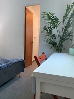 1 chambre, fer et planche à repasser, Wi-Fi, draps fournis