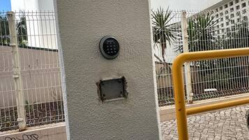 Enceinte de lâhĂ©bergement